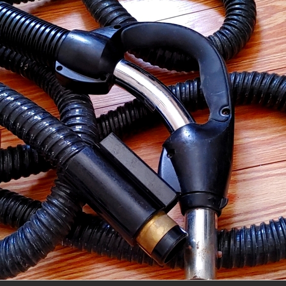 Hoover Central Vac Wind Tunnel 17 ft hose value $132 - Picture 2 of 6